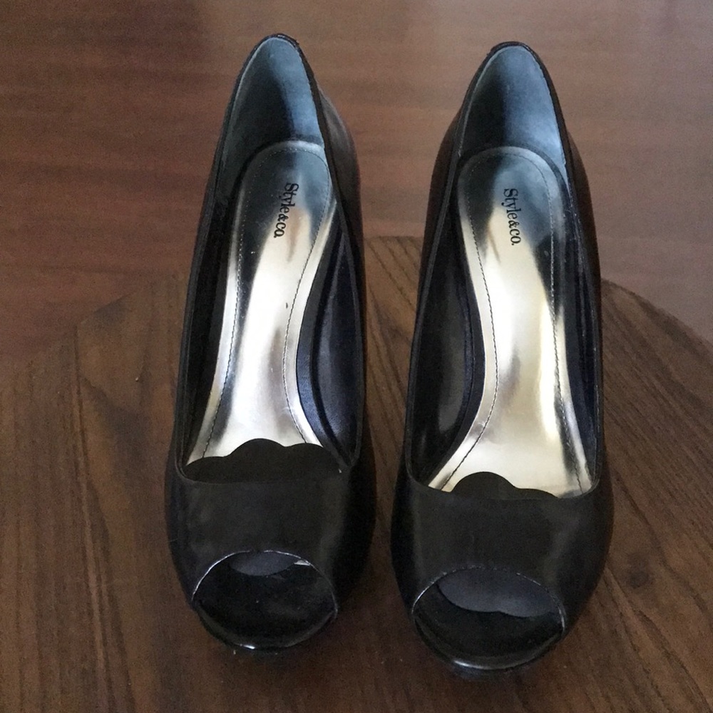 Style & CO Celine Leather Heels